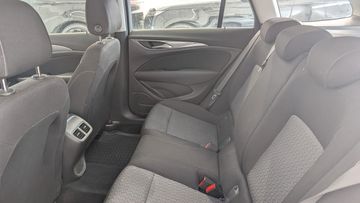 Opel Insignia - 11