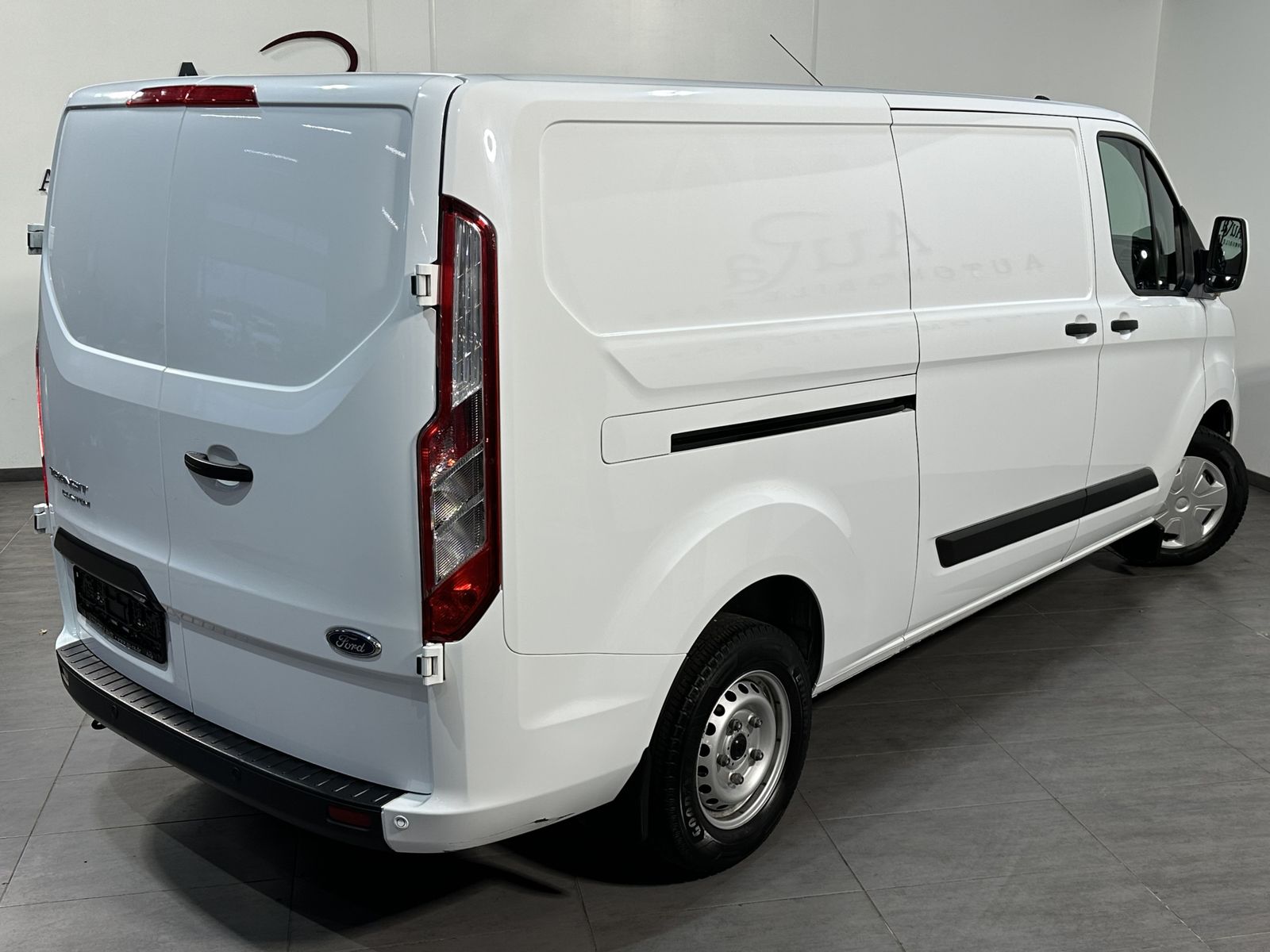 Fahrzeugabbildung Ford Transit Custom 300 L2H1 NAV+SHZ+KAMERA+SORTIMO