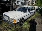 Mercedes-Benz W123 240 TD Diesel  Oldtime... - Mercedes-Benz: Kombi, W123