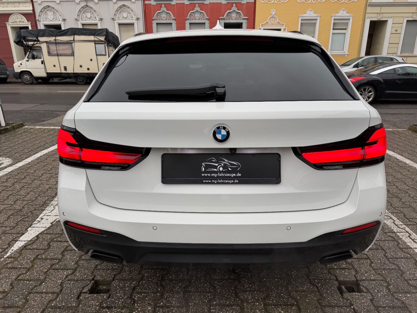 Fahrzeugabbildung BMW 520 i Touring M Sport H&K AHK LED KAMERA