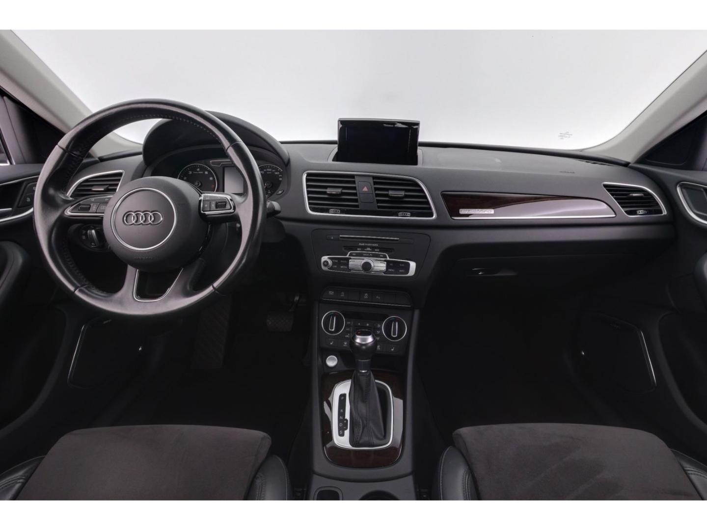 Audi Q3 2.0TFSI quattro S-tronic+NAVI+AHK+BOSE+KLIMA