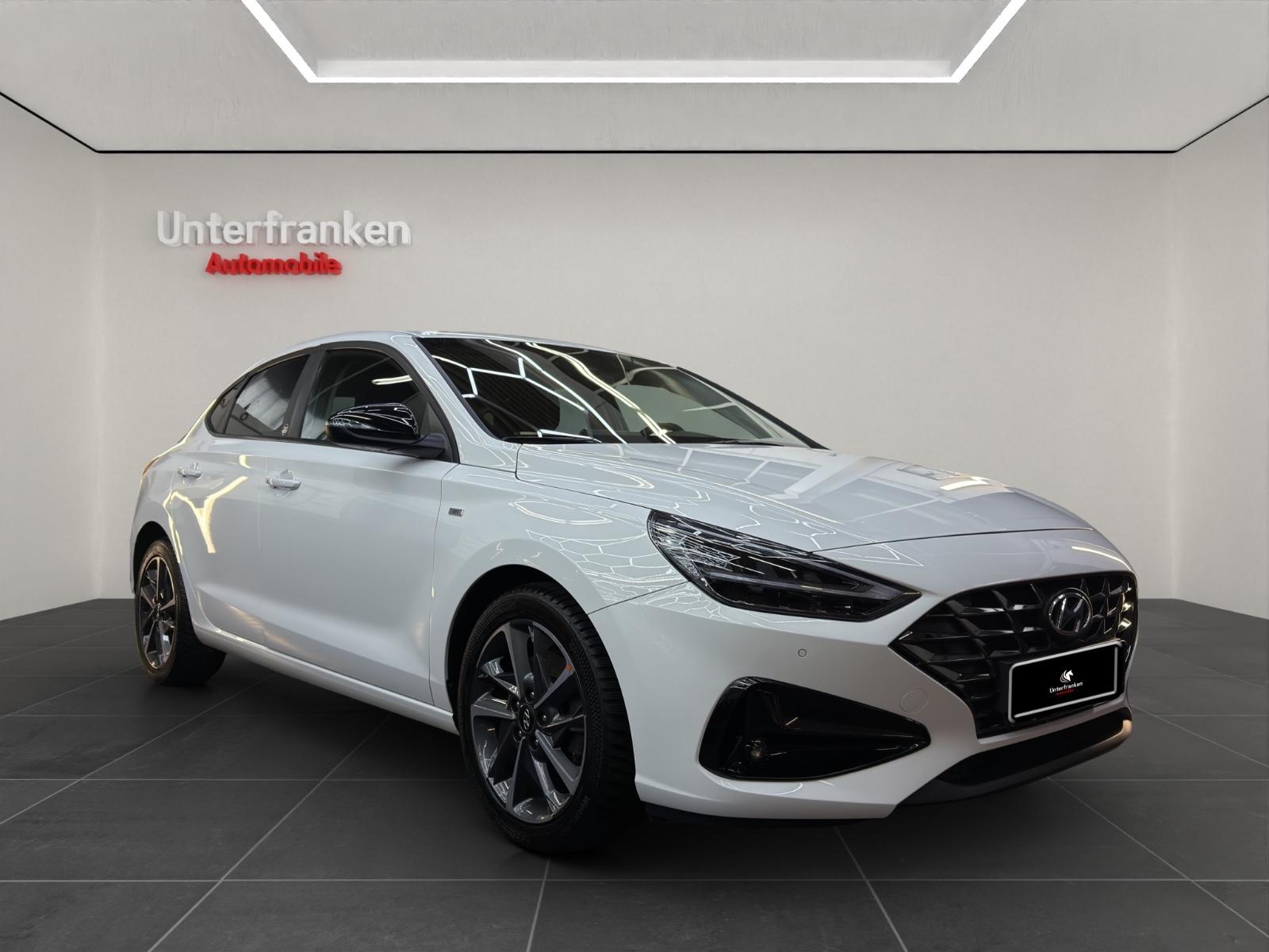 Hyundai i30 Fastback Edition 30+ / KEYLESS-LED-8FACH