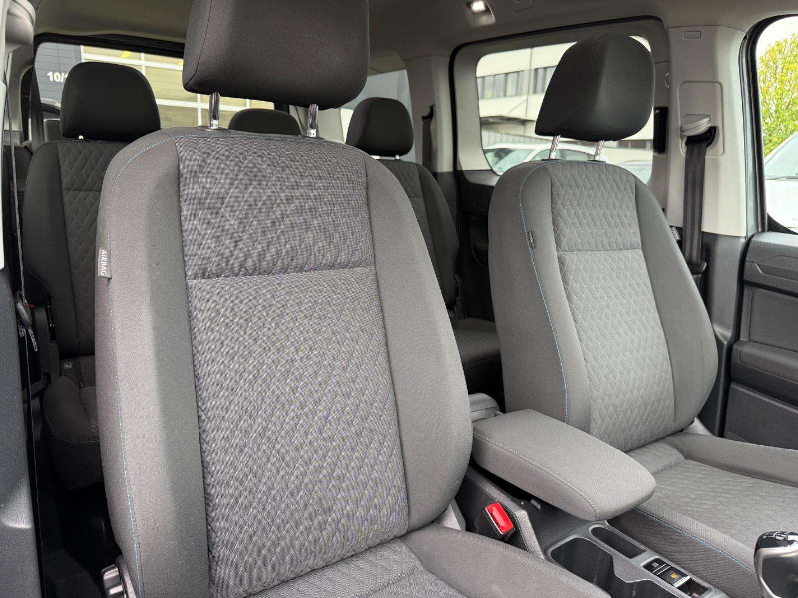 Volkswagen Caddy Maxi Move 7-Sitzer PANO StdHzg. AHK Ergo