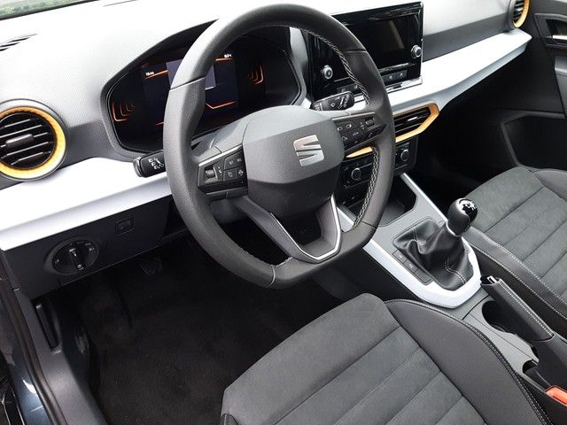 Fahrzeugabbildung Seat Arona Style 1.0TSI LED SitzHz 18"Alu Klimaaut.