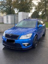 Skoda Octavia 2.0 TFSI DSG RS Combi RS - Skoda Octavia aus 2009: RS