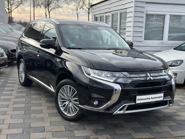 Mitsubishi Outlander 2.4 MIVEC PLUG-IN HYBRID 4WD Kamera