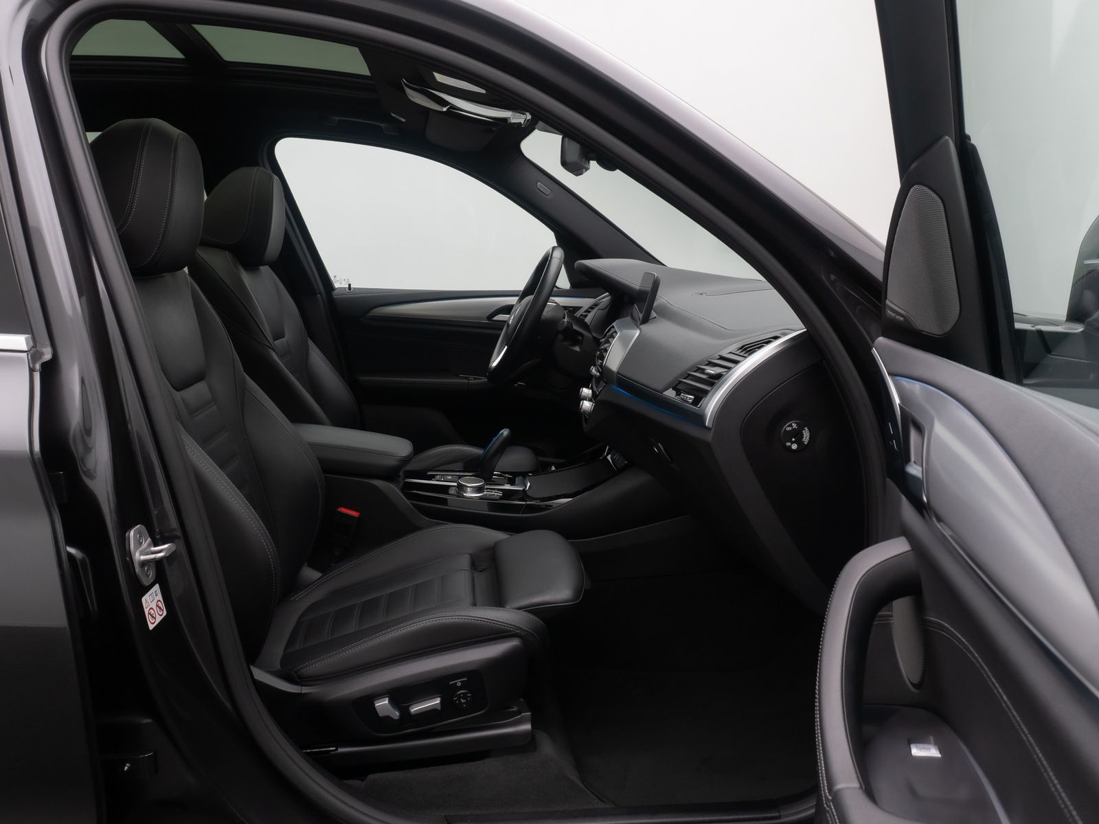 Fahrzeugabbildung BMW iX3 Impressive ACC HUD DAB 360° Panorama 20Zoll