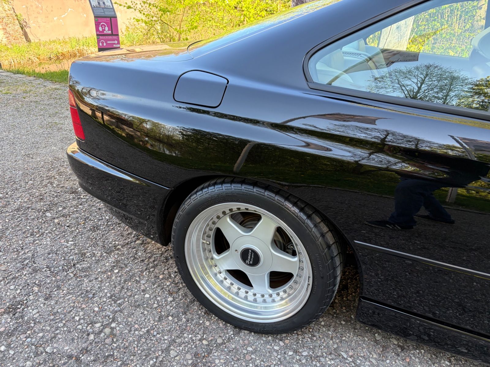 BMW 850 12