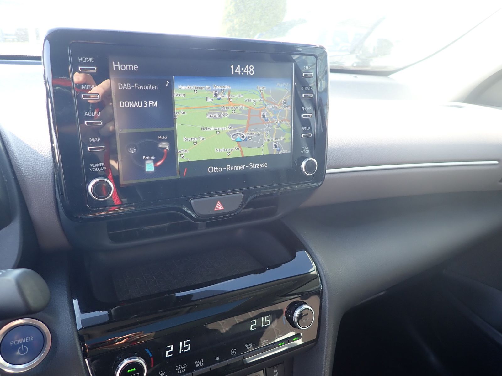 Fahrzeugabbildung Toyota Yaris Cross Hybrid FWD Elegant