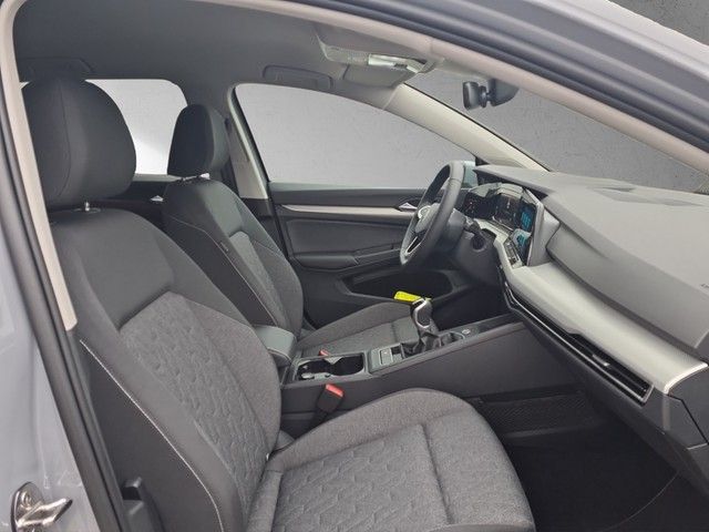 Fahrzeugabbildung Volkswagen Golf VIII TSI Move LED Navi AID RFK SH LM