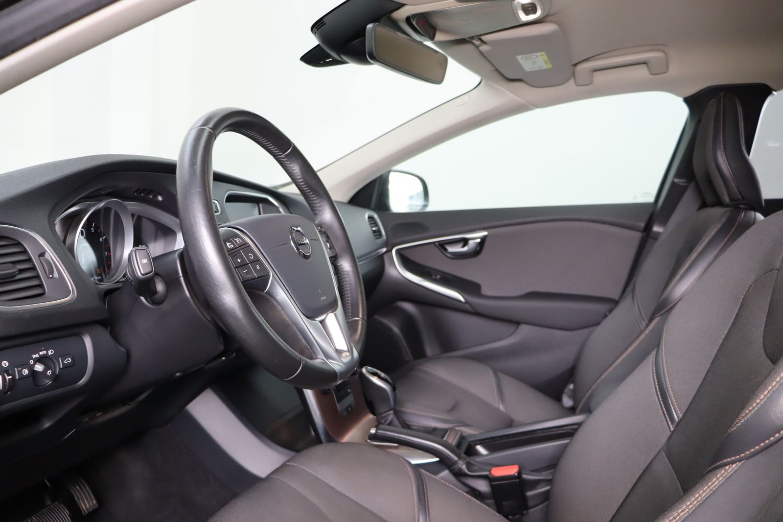 Fahrzeugabbildung Volvo V40 Cross Country * LED * Navi * RFK