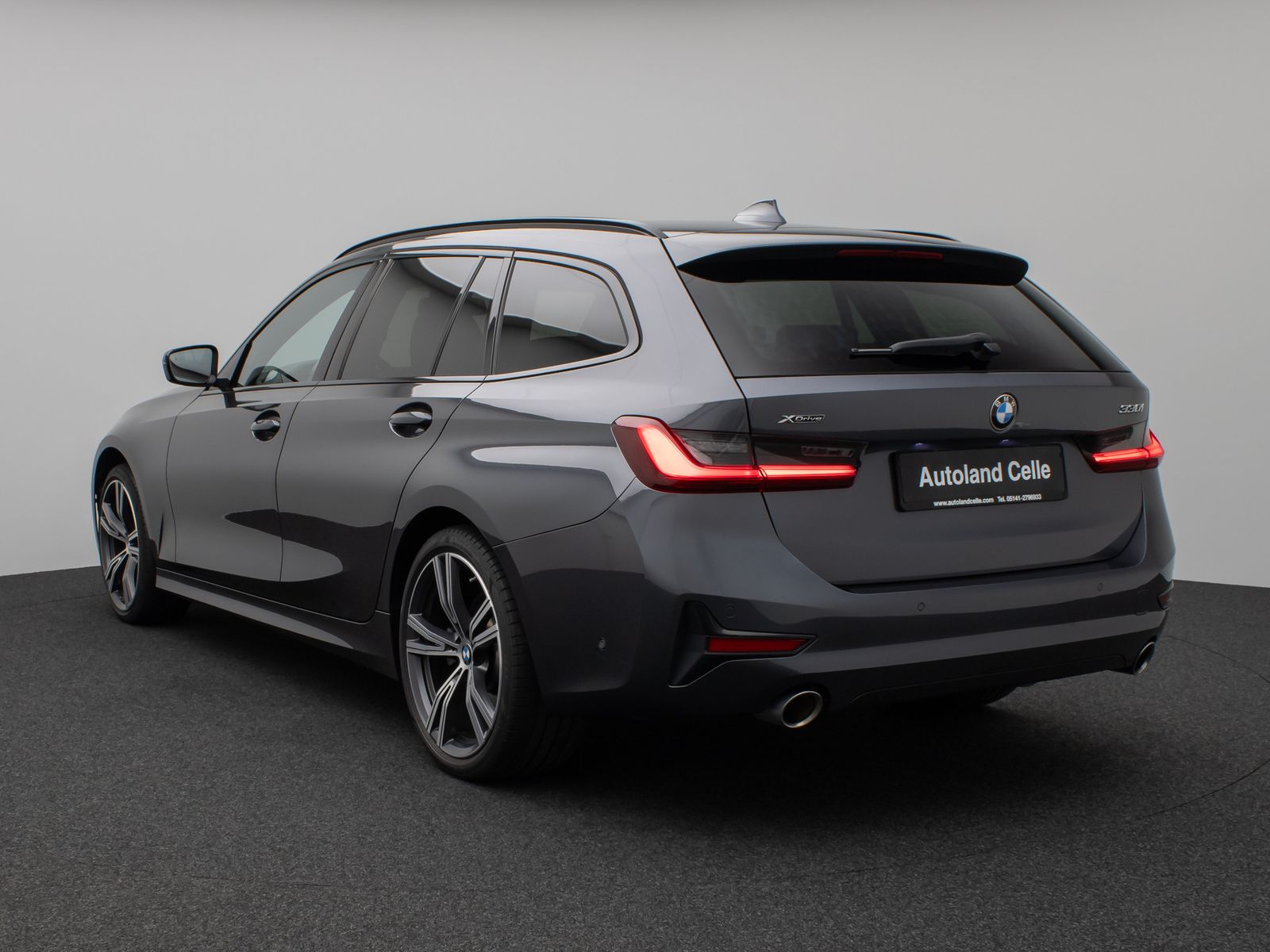 Fahrzeugabbildung BMW 330i xD SportLine Laser DAB HiFi PDC AHK Komfort