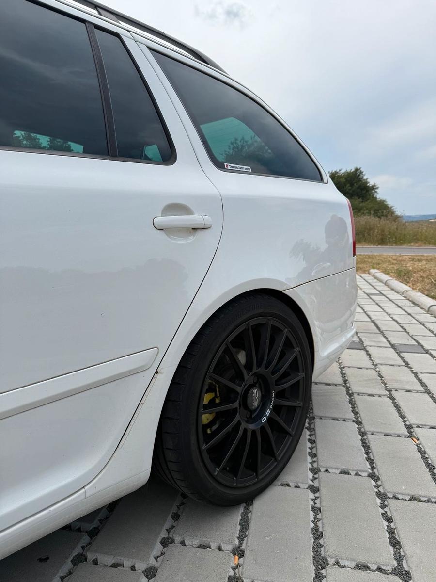 Skoda Octavia 2013 — engine 170 HP (125kW)