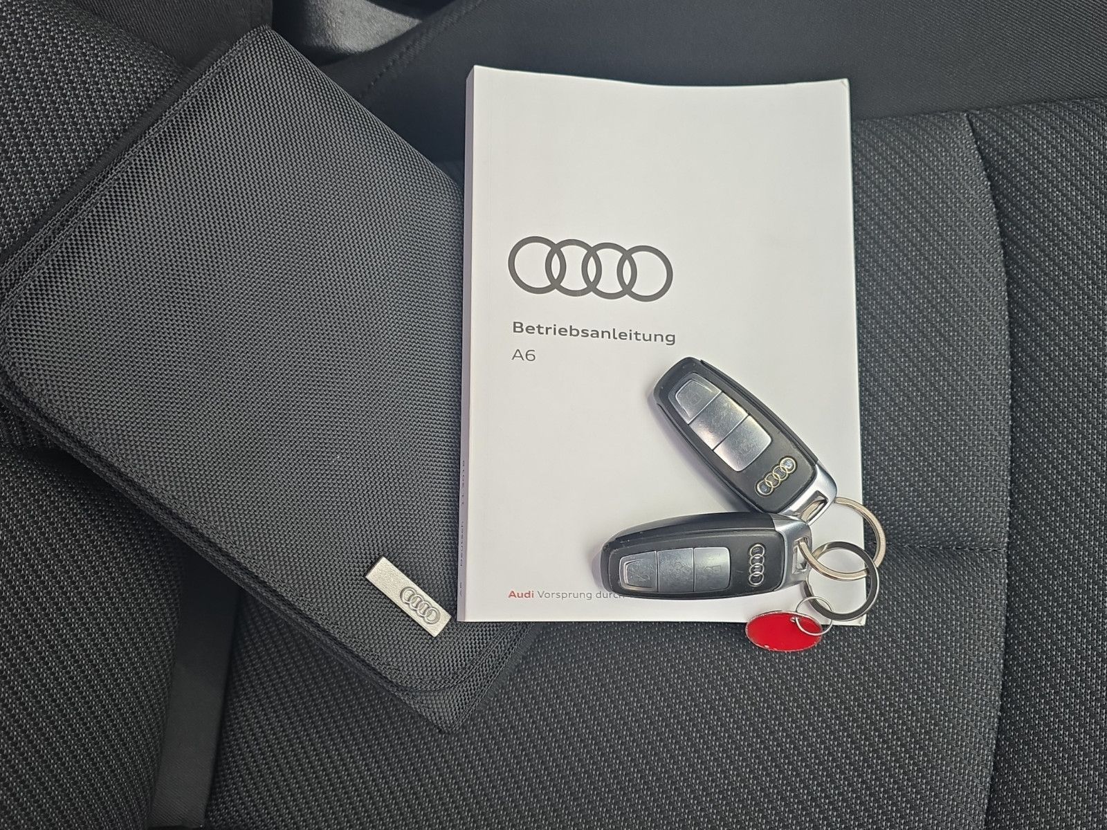 Fahrzeugabbildung Audi A6 Avant 40 TDI LED+KAMERA+NAVI+PDC+AHK+SHZ