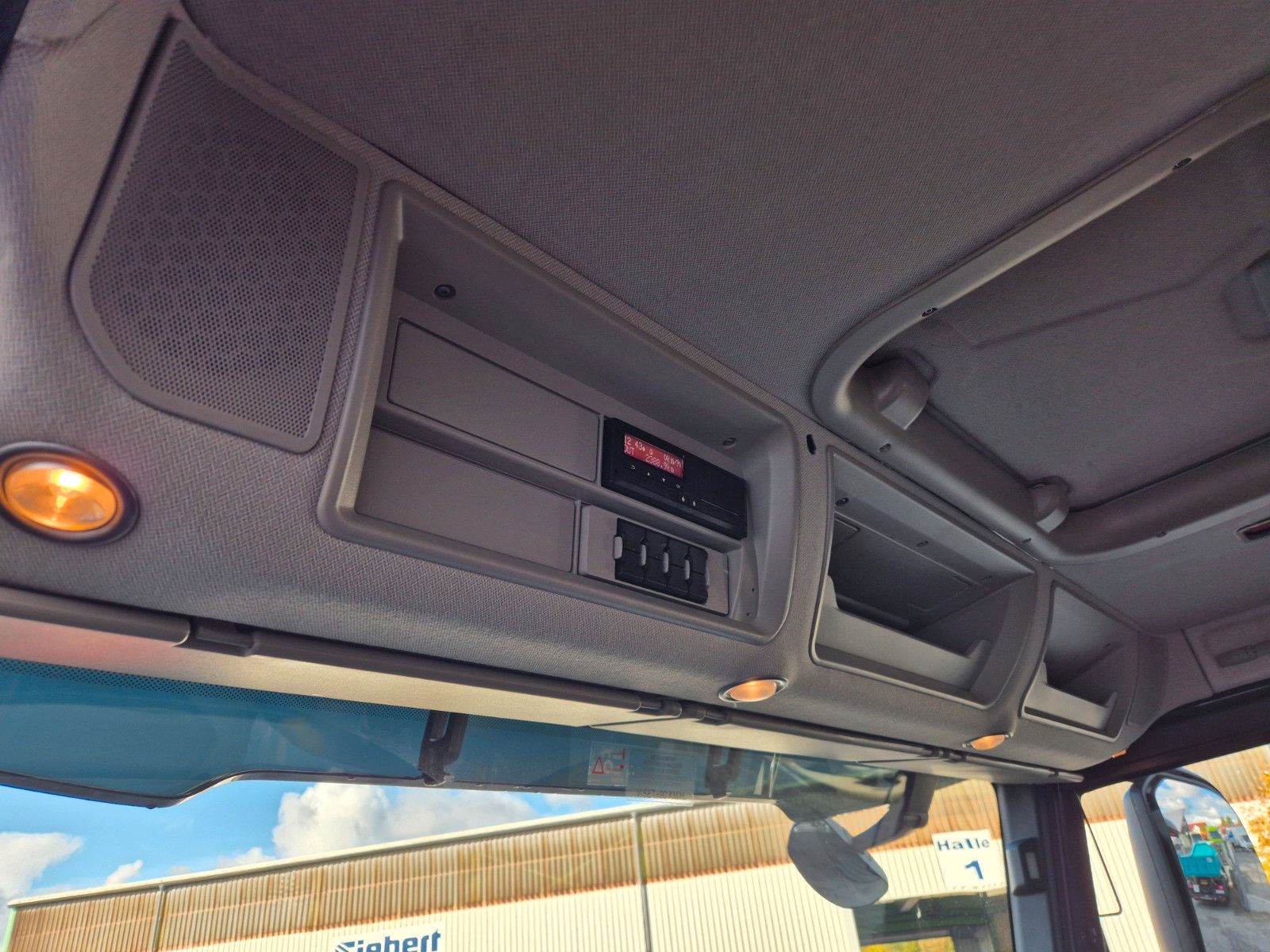 Fahrzeugabbildung Iveco AD200X46/P HR OFF Palfinger PK 12.501 Funk AHK