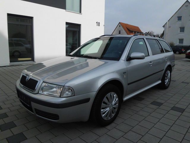 Skoda Octavia Combi 1.6 Style Tel.01738591488.