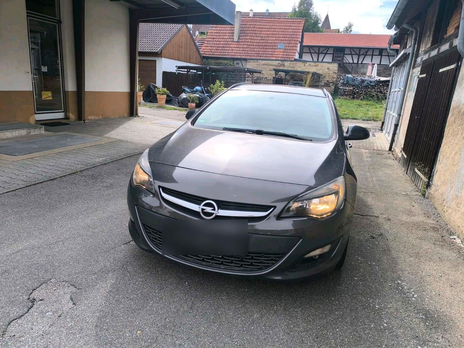 Opel Astra 2014 — engine 110 HP (81kW)