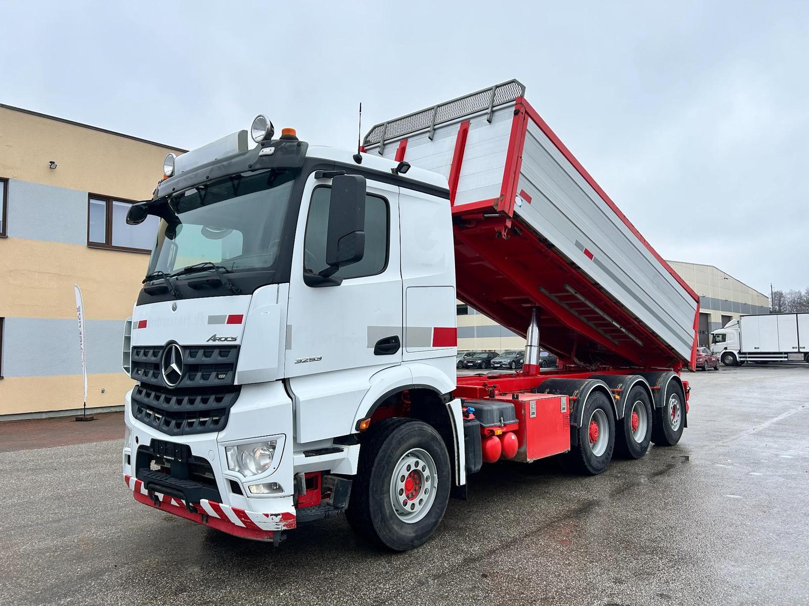 Mercedes-Benz AROCS 3253 8X4*4 EURO6 + 3 SIDE TIPPER