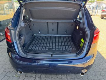 Bild 9 BMW 220 i Active Tourer Sport Line Steptronic Navi