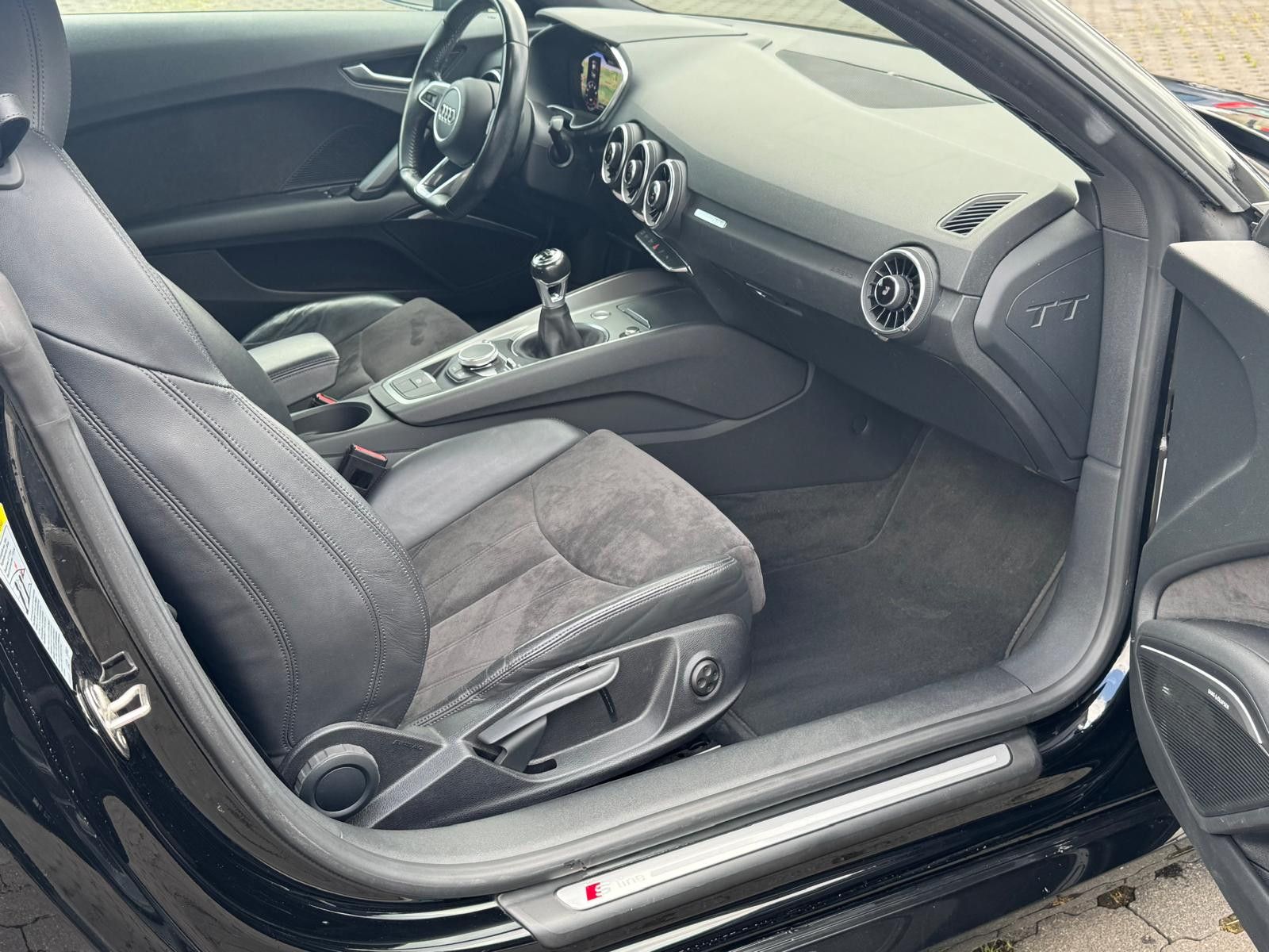 Fahrzeugabbildung Audi TT Coupe 2.0 TFSI S-Line VIRTUAL+XENO+SHZ+PDC+