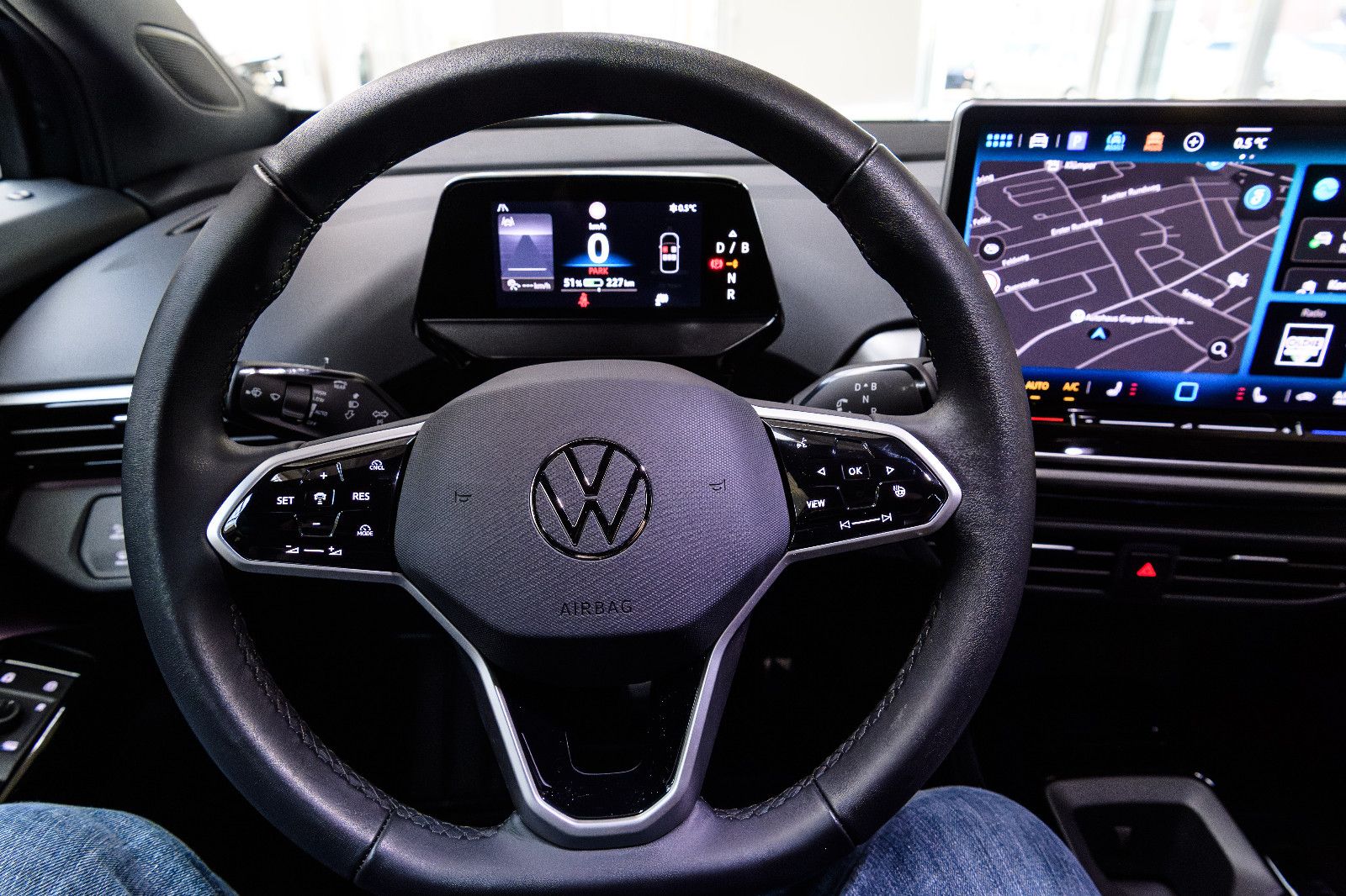 Fahrzeugabbildung Volkswagen ID.4 Pro IQ-LED+NAVI+ACC+WÄRMEPUMPE+SHZ