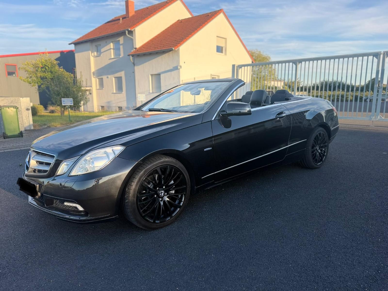 Mercedes-Benz E 250 E Cabrio E 250 CGI BlueEfficiency
