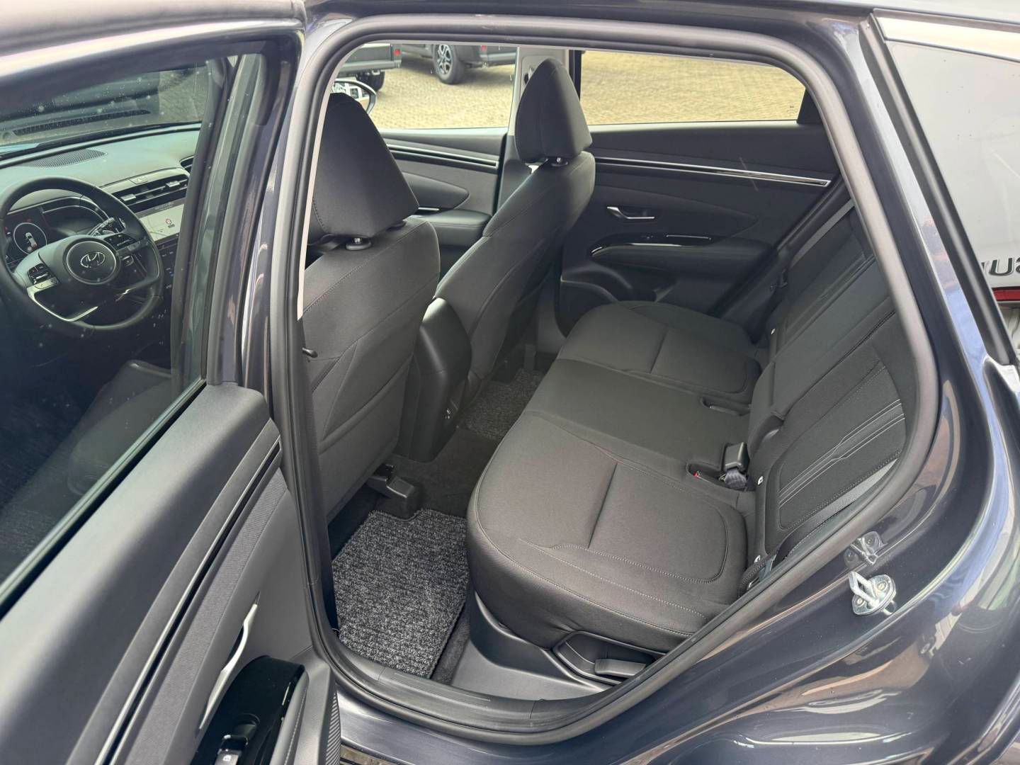 Fahrzeugabbildung Hyundai NEW Tucson Hybrid 1.6 T-GDi 230PS 6-AT 2