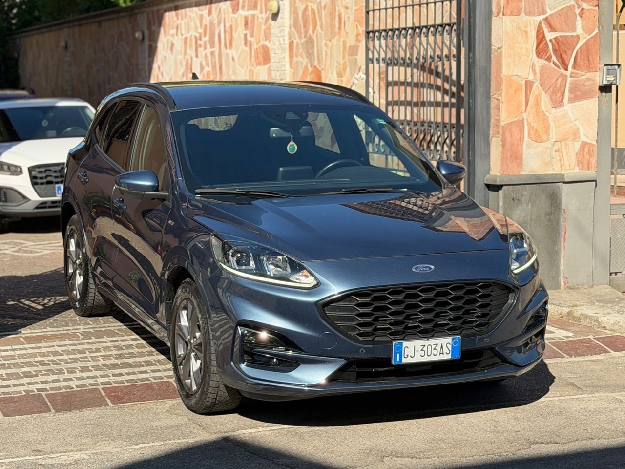 Ford Kuga 1.5 EcoBlue 120 CV aut. 2WD ST-Line X imagem 3