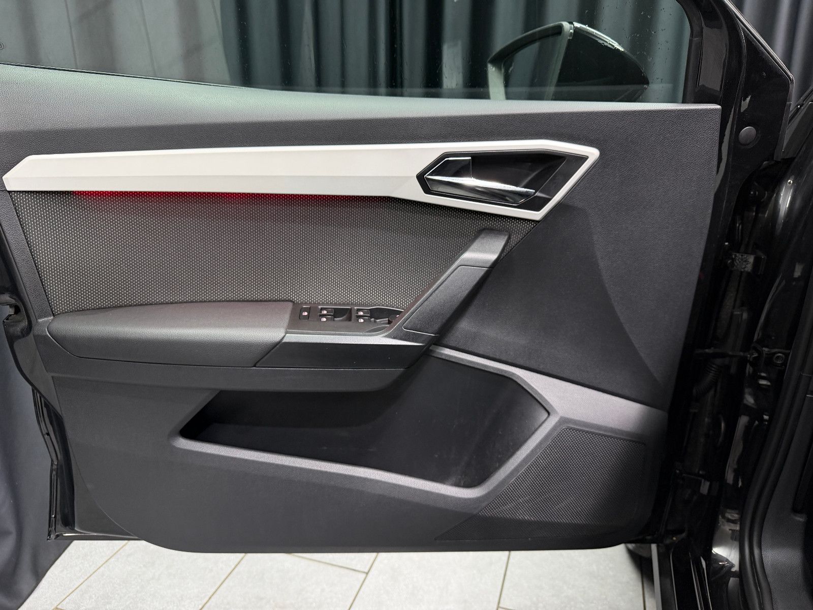 Fahrzeugabbildung SEAT Arona Xcellence|PDC|NAVI|ACC|LED