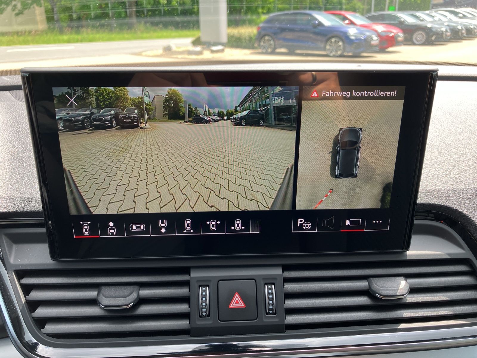 Fahrzeugabbildung Audi Q5 40 TFSI quattro advanced