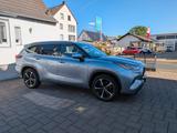 Toyota Highlander 2.5-l Hybrid Luxury | 8-fach bereift - Toyota Highlander SUV