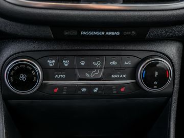 Ford Fiesta Titanium ABSTANDSTEMPOMAT TOUCHSCREEN WIN