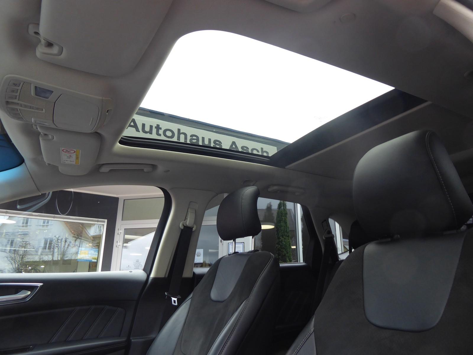 Ford Edge Sport 4x4 8-Fach bereift
