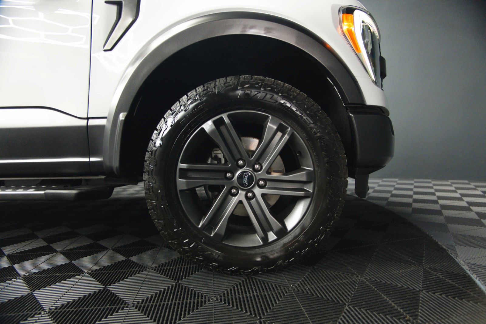 Fahrzeugabbildung Ford F150 5.0L V8 4x4 Offroad SuperCrew RAPTOR 19%