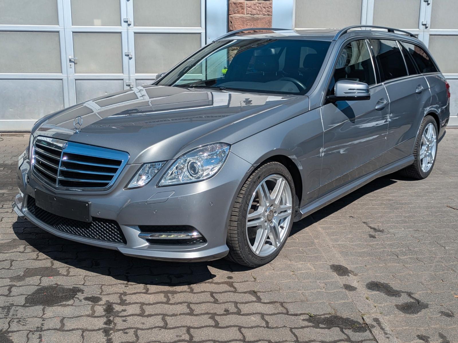 Mercedes-Benz E 250 CDI T-Modell / KAMERA / AMG-LINE / AHK