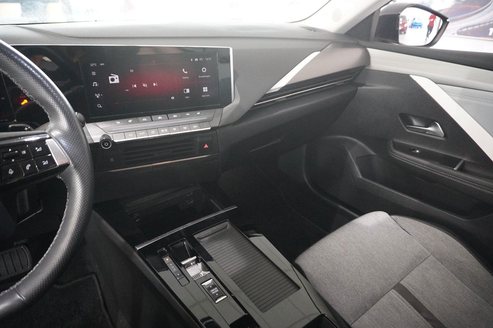 Fahrzeugabbildung Opel Astra L Lim. 1.6 HYBRID ELEGANCE NAVI/KAMERA/AHK