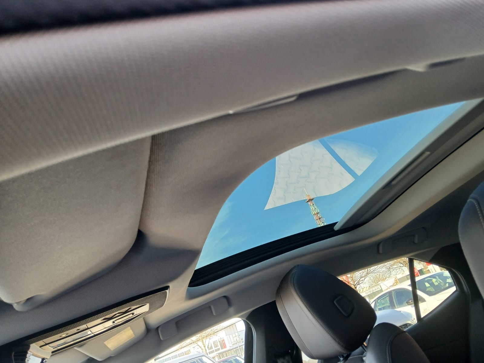 Fahrzeugabbildung DS Automobiles DS4 Benzin Automatik 130 ETOILE *LEDER*MatrixLED