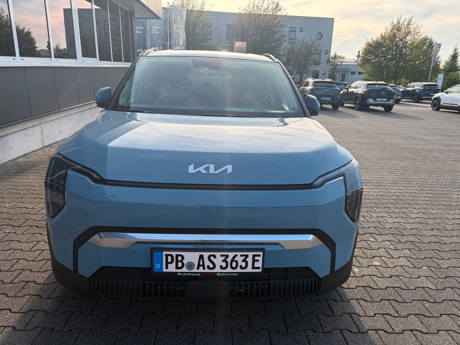 Fahrzeugabbildung Kia EV3 81.4 EARTH WIC BUS DG UP DW 19Z SD - mit KI generiert/bearbeitet