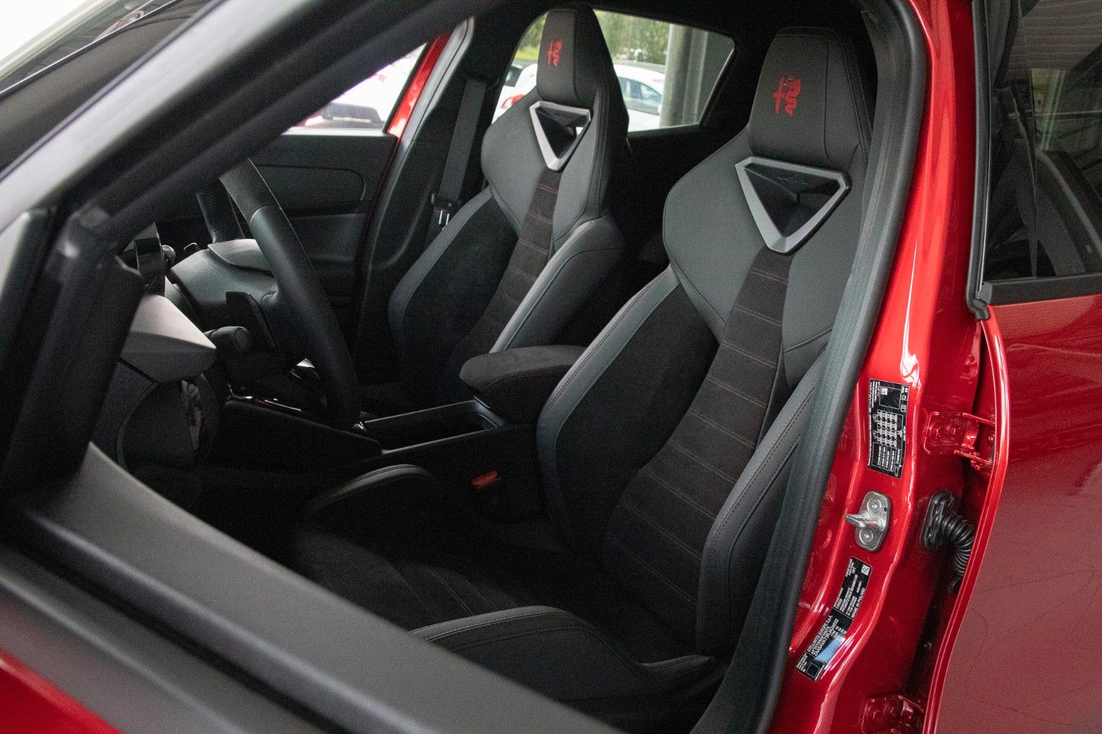 Fahrzeugabbildung Alfa Romeo Junior Ibrida 1.2 VGT 48V-Hybrid  Speciale