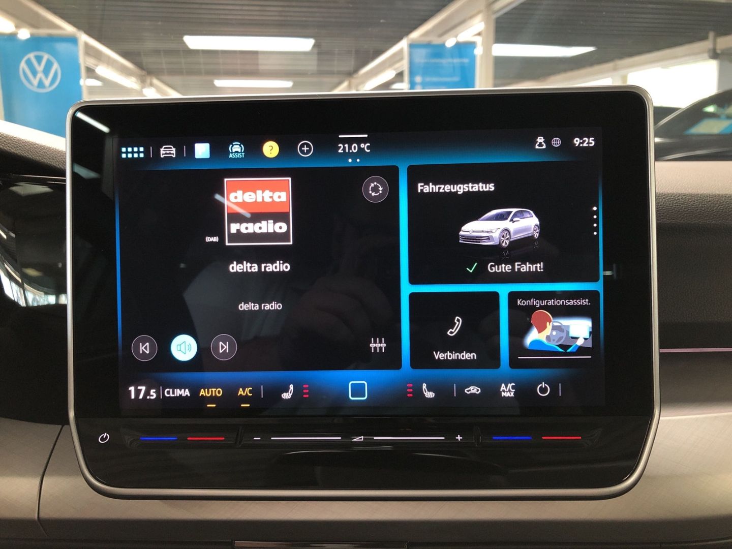 Fahrzeugabbildung Volkswagen Golf Life 1.5 TSI Digitales Cockpit LED Sperrdif