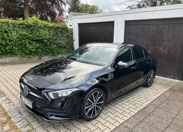 MERCEDES-BENZ A 200 -AMG Limousine 