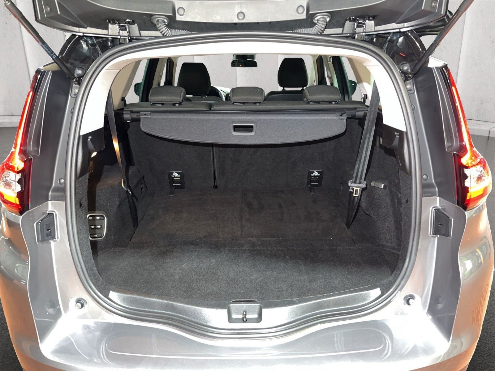 Fahrzeugabbildung Renault Grand Scenic *7-Sitzer*Navi*Kamera*PDC*Keyless**