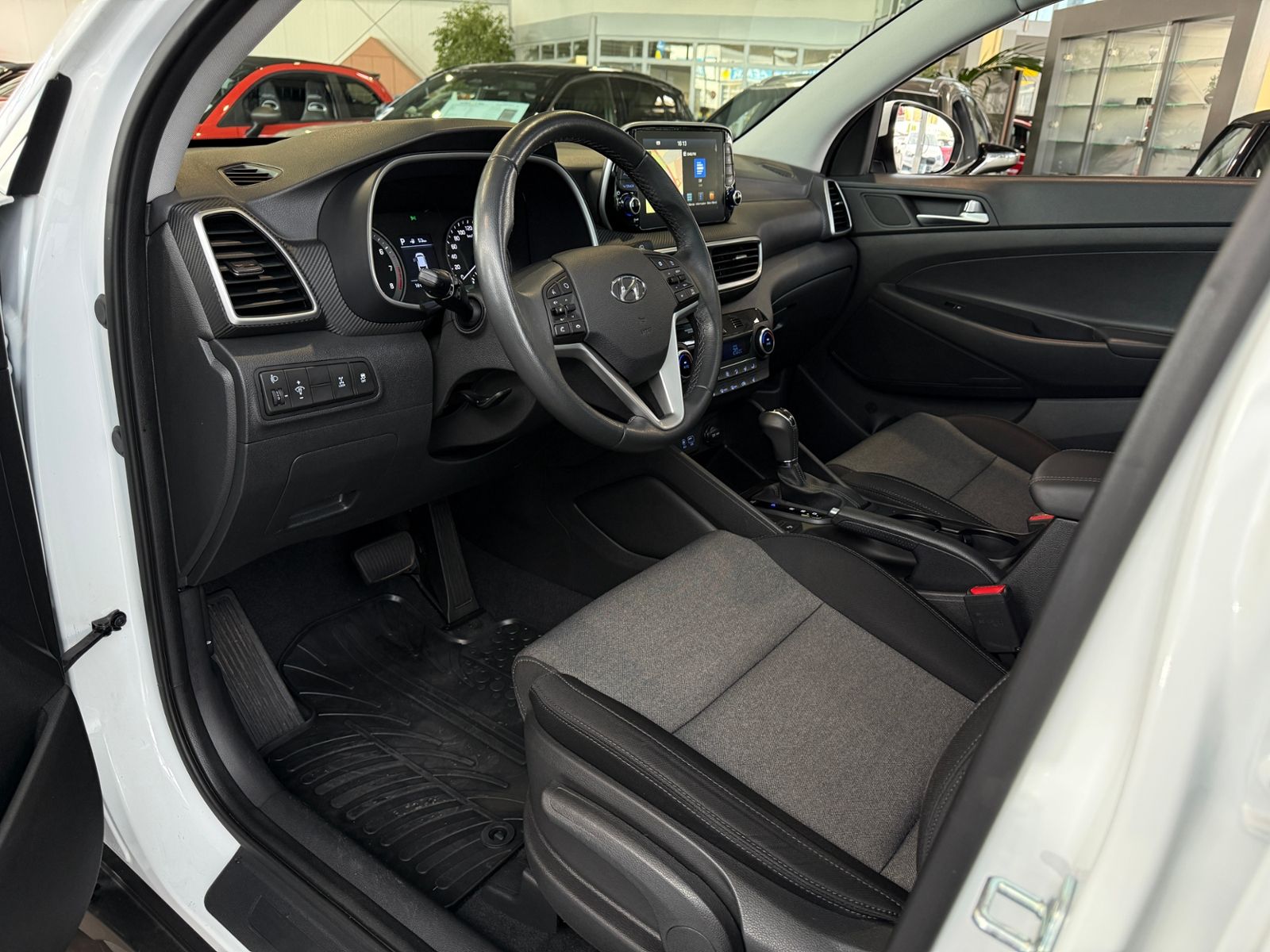 Fahrzeugabbildung Hyundai TUCSON Premium 4WD PANO AHK LED
