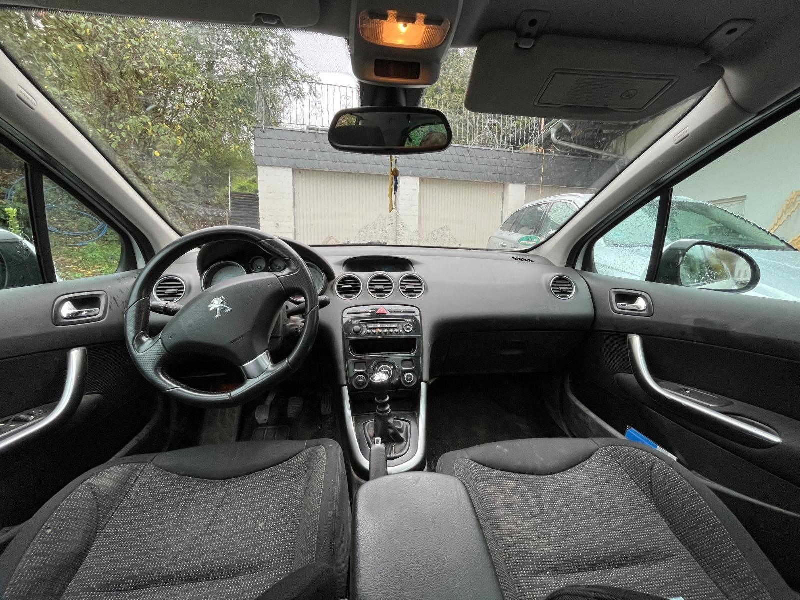 Peugeot 308 2011 — photo 5