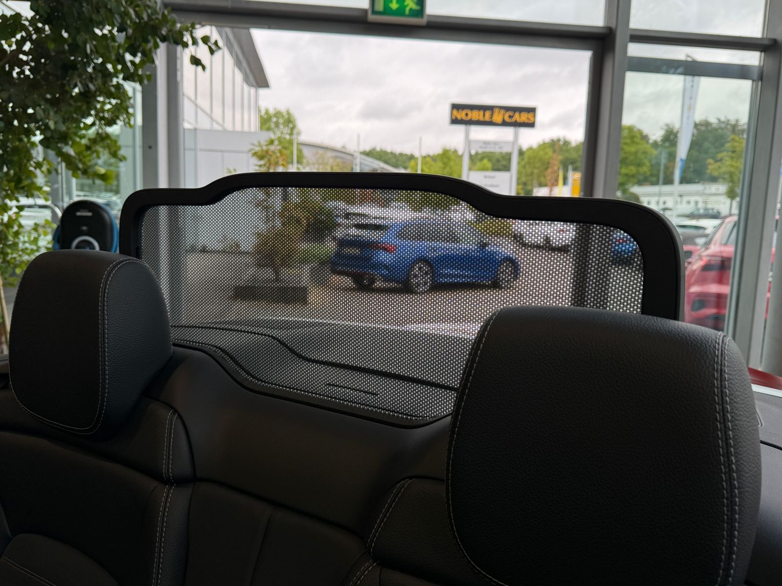 Fahrzeugabbildung Mercedes-Benz C 200 Cabrio AMG NIGHT Navi Rückfahr KAM Sounds.