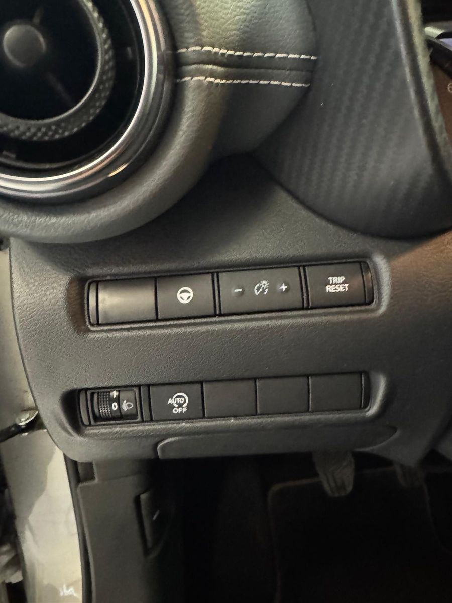 Fahrzeugabbildung Nissan Juke N-Connecta / WENIG KM/NAVI/KLIMA/GARANTIE
