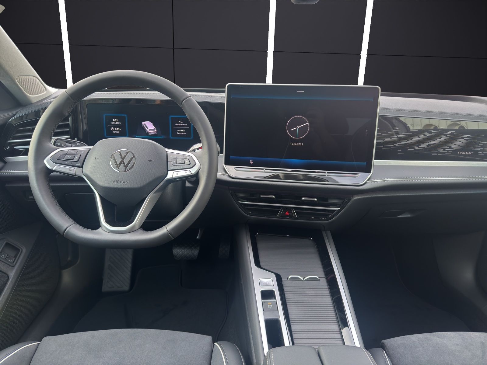 Fahrzeugabbildung Volkswagen Passat Elegance eHybrid IQ.Light ACC AHZV DAB+