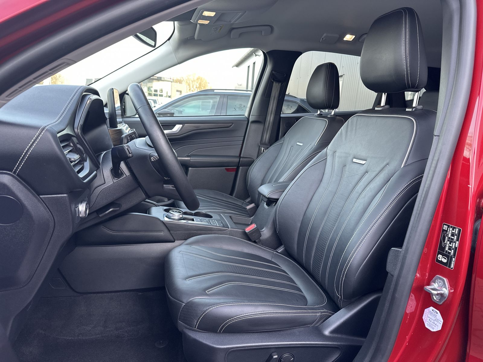 Fahrzeugabbildung Ford Kuga 2.0 EB 4x4 Vignale NAV+LED+KAMERA+ACC+18ZO