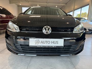 Volkswagen Golf - 2