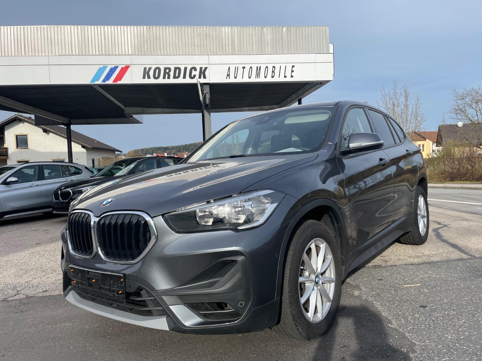 BMW X1 sDrive 20iA "ADVANT."/NAVI/AHK/SPORTSITZ/SHZ